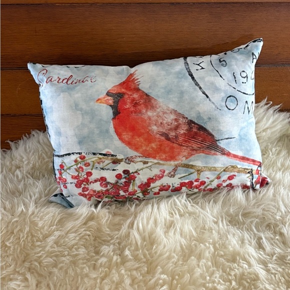 Cardinal Bird Oblong Accent Pillow on Cream Linen - Picture 1 of 2